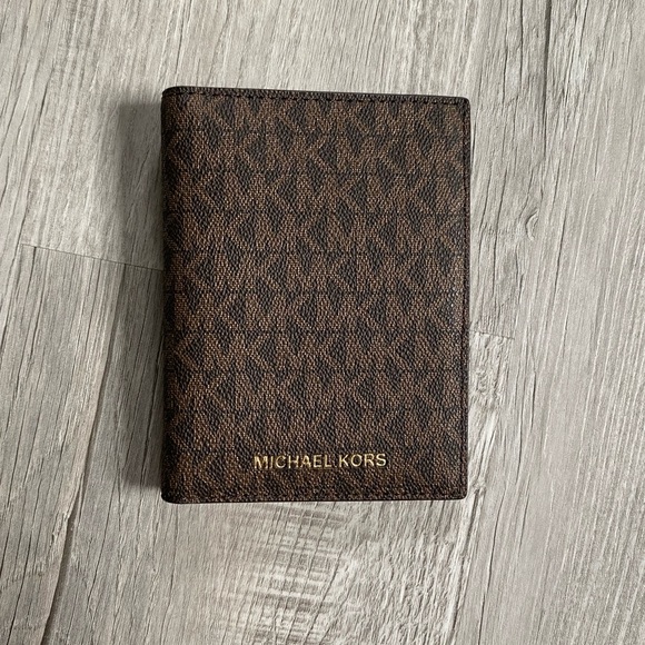 Michael Kors Handbags - Michael Kors Bedford Travel Passport Wallet